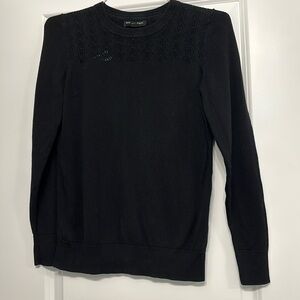 Banana Republic ladies lightweight sweater with design black size small